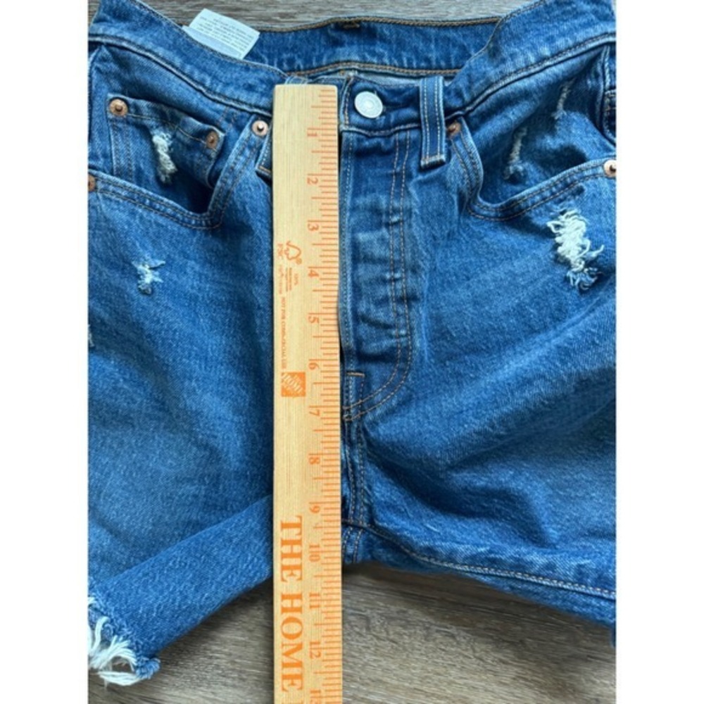 Levis Denim Jean Shorts Womens Blue Distressed Frayed Hem Casual‎ - Picture 4 of 7
